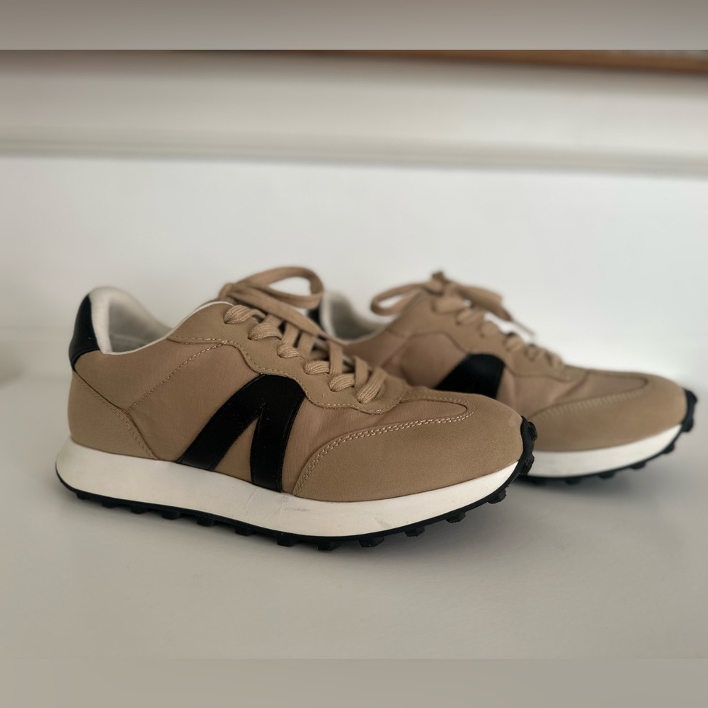 MIA Tan Fashion Sneaker 6.5